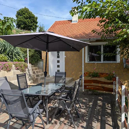 בית הארחה Szoloskert Vendeghaz Baj